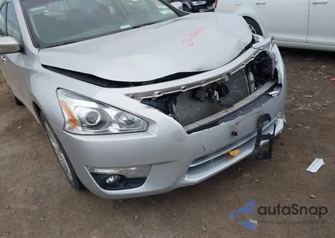 2015 Nissan Altima 2.5 Sv z USA, uszkodzony, nr VIN 1N4AL3AP1FC196228